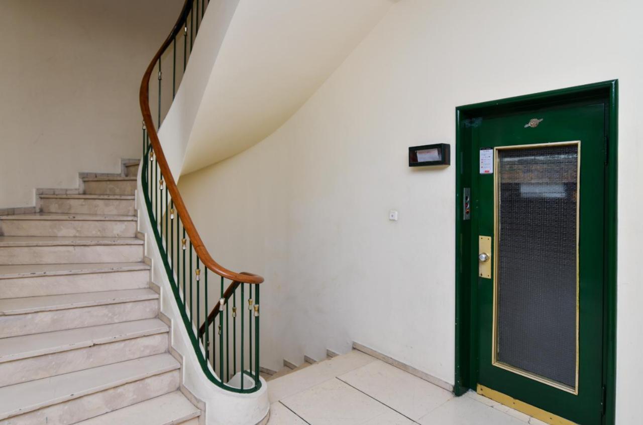 Athens Central Studio In Front Of Syntagma Metro Atenas Exterior foto