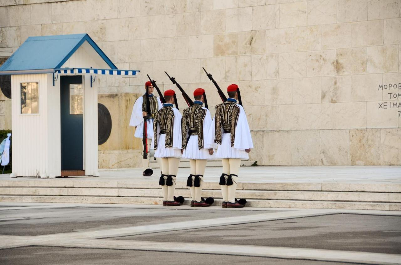 Athens Central Studio In Front Of Syntagma Metro Atenas Exterior foto